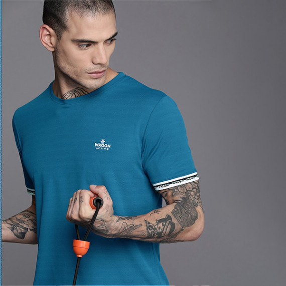 https://trendingfits.com/vi/products/men-teal-blue-brand-logo-printed-casual-t-shirt