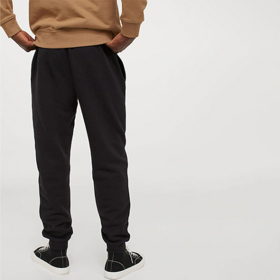 https://trendingfits.com/products/men-black-regular-fit-joggers