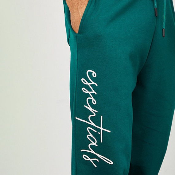 https://trendingfits.com/vi/products/men-green-solid-relaxed-fit-cotton-joggers