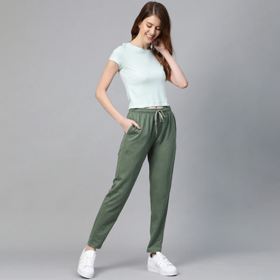 https://trendingfits.com/products/women-black-solid-side-stripes-cropped-track-pants