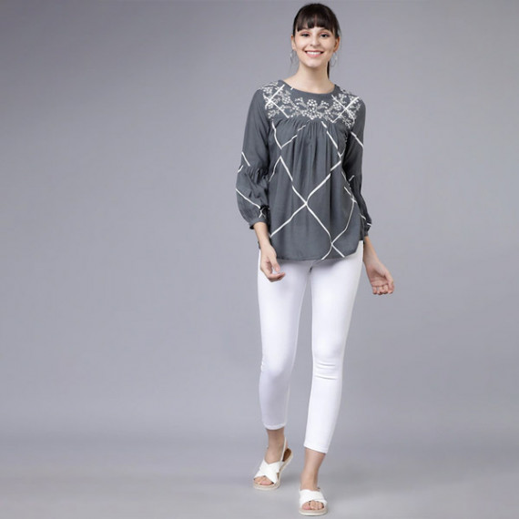 https://trendingfits.com/products/women-grey-and-white-printed-a-line-top