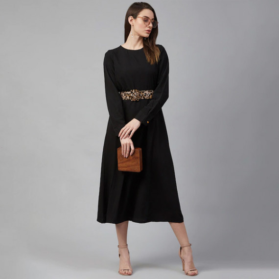 https://trendingfits.com/vi/products/black-pleated-maxi-dress