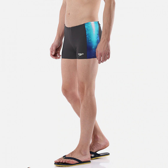 https://trendingfits.com/vi/products/navy-swimming-trunks