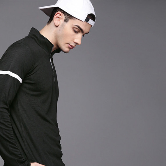 https://trendingfits.com/vi/products/men-black-self-design-mock-collar-t-shirt