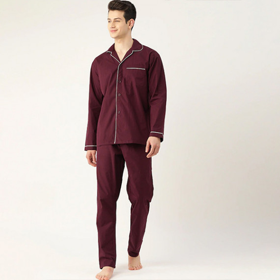 https://trendingfits.com/products/men-burgundy-pure-cotton-solid-nightsuit