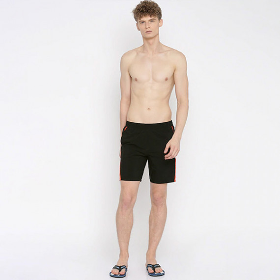 https://trendingfits.com/vi/products/men-black-printed-swim-shorts-1