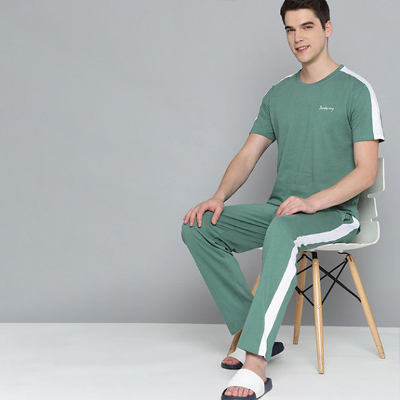 https://trendingfits.com/vi/products/men-green-white-side-stripes-pure-cotton-pyjama-set