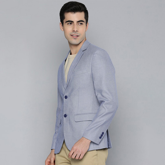 https://trendingfits.com/products/men-blue-self-design-textured-regular-fit-smart-casual-blazer